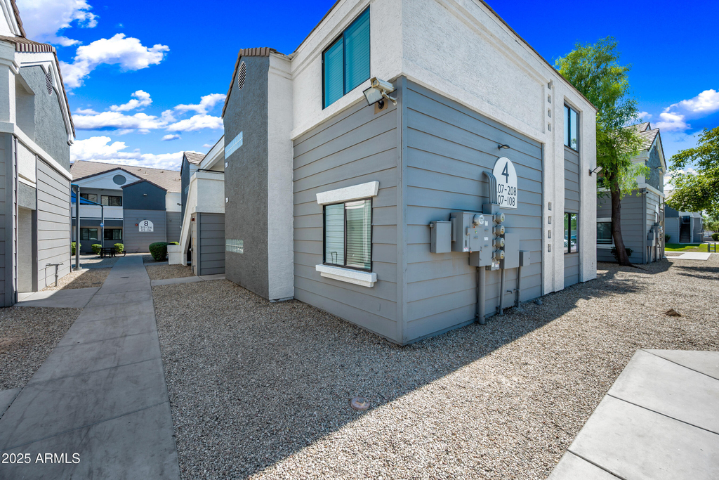 3065 N 67th Avenue - Photo 1