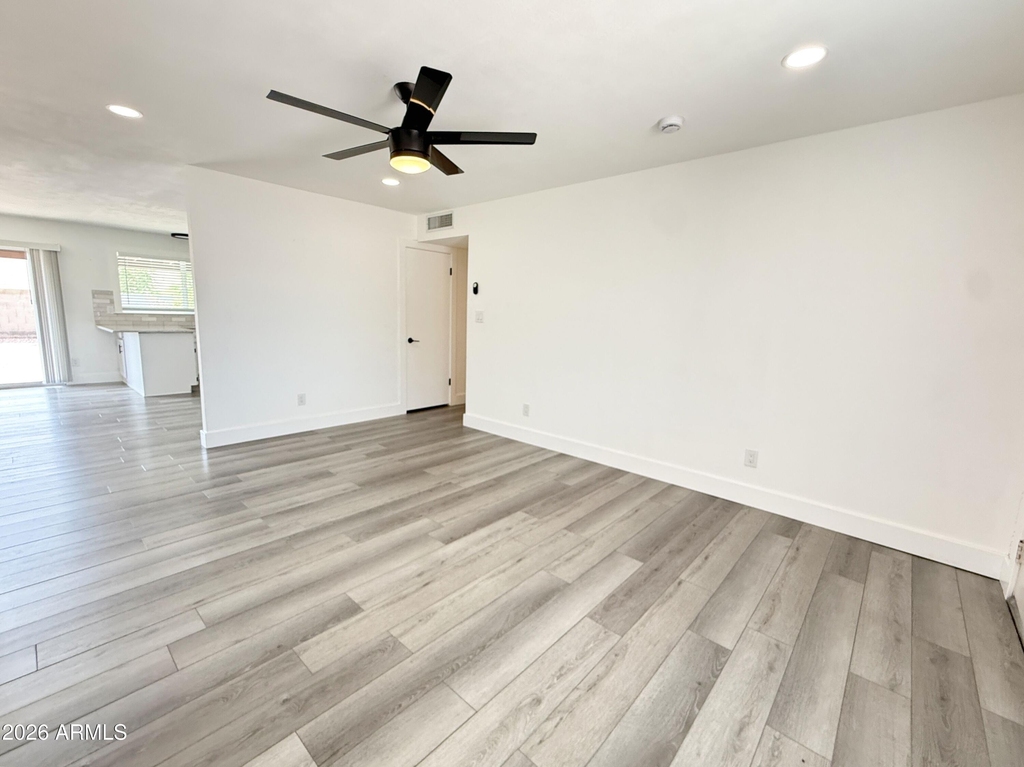 2601 E Hopi Avenue - Photo 3
