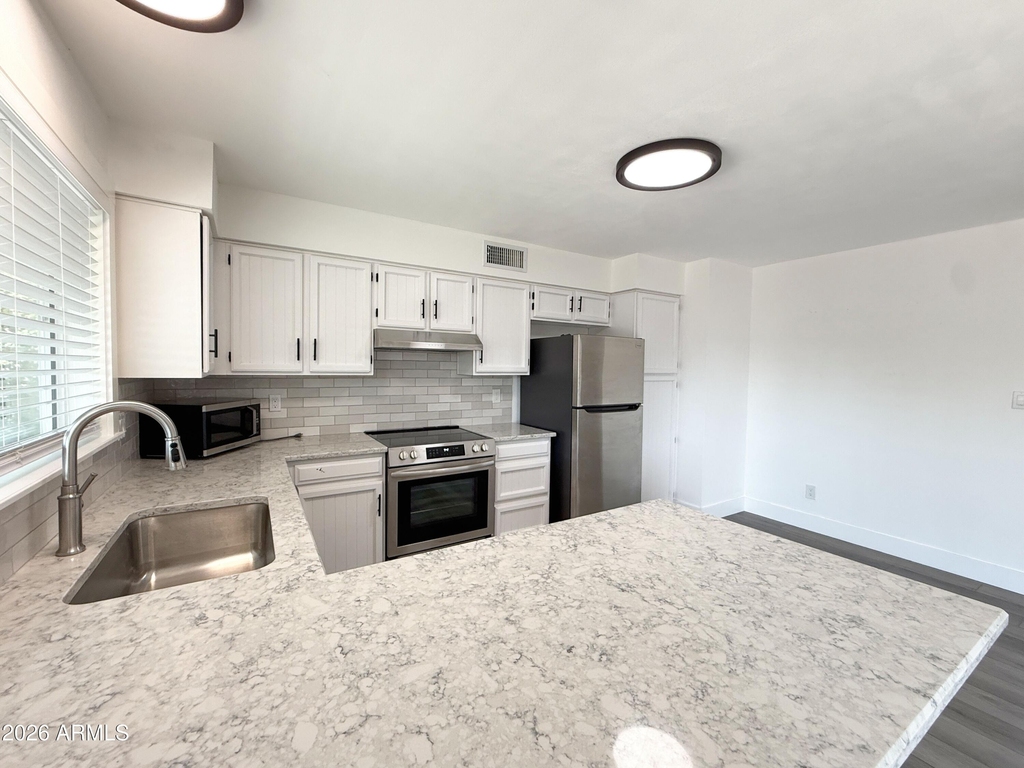 2601 E Hopi Avenue - Photo 7