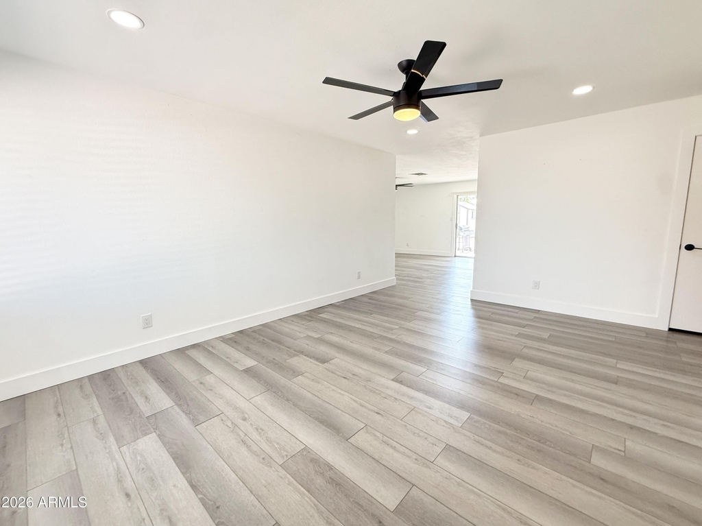 2601 E Hopi Avenue - Photo 2