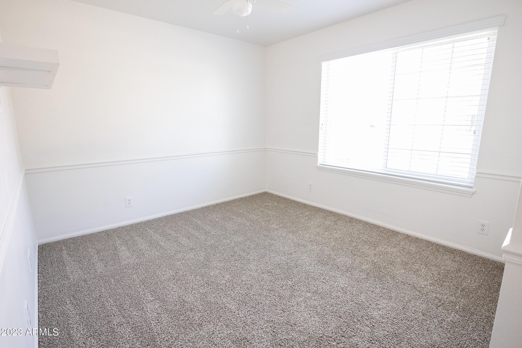 1027 E Hearne Way - Photo 12