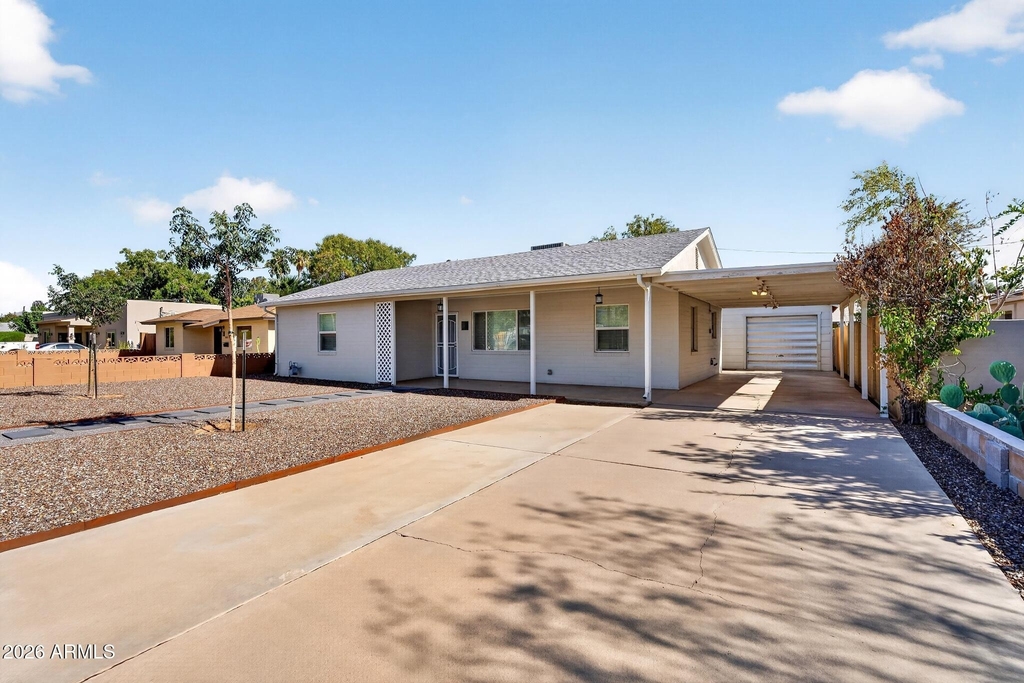 1007 E Citrus Way - Photo 1