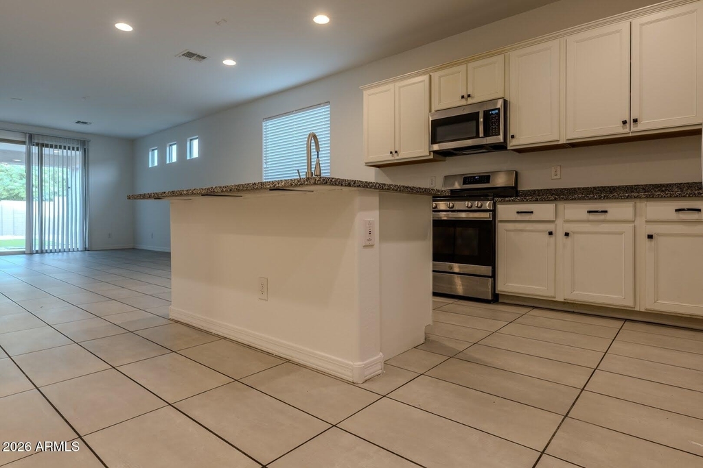 4219 S 57th Drive - Photo 9