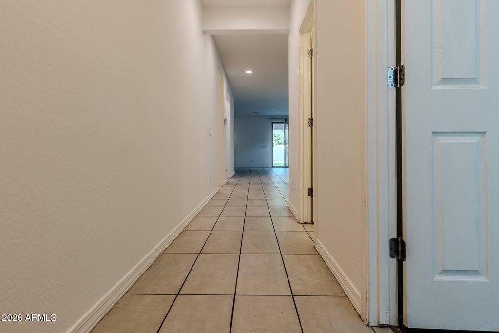 4219 S 57th Drive - Photo 3