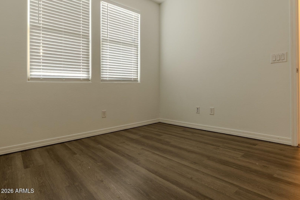 4219 S 57th Drive - Photo 5