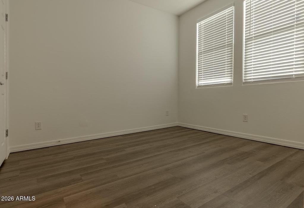 4219 S 57th Drive - Photo 4