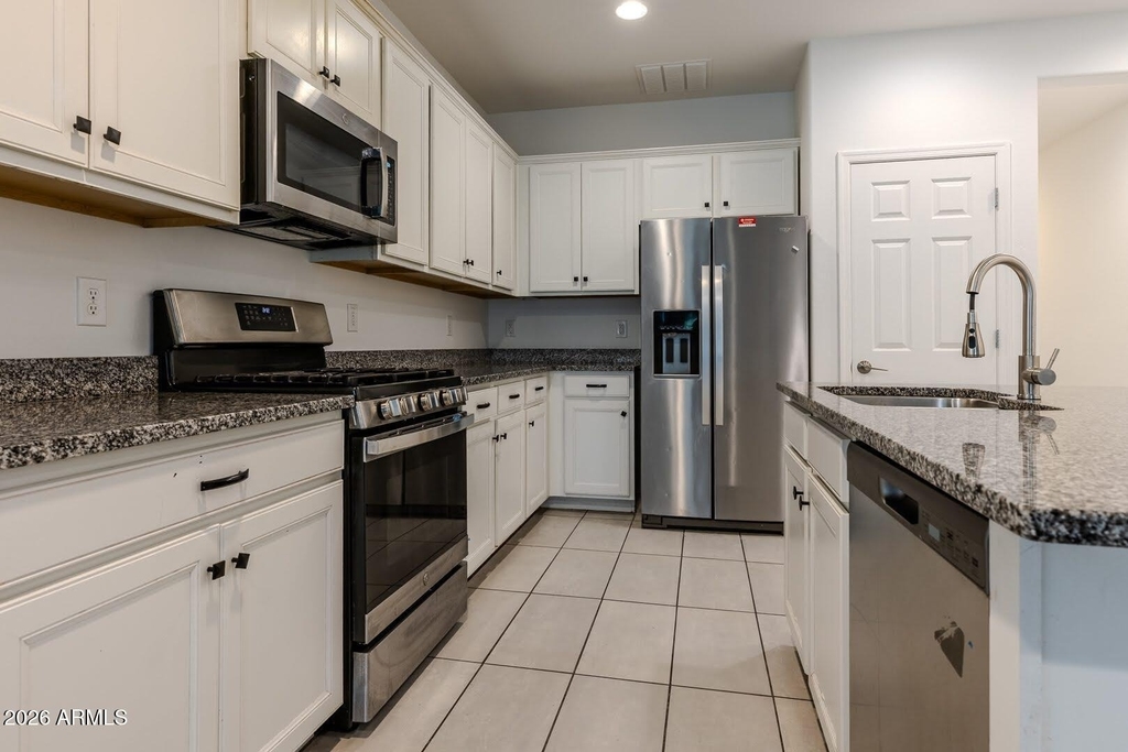 4219 S 57th Drive - Photo 10