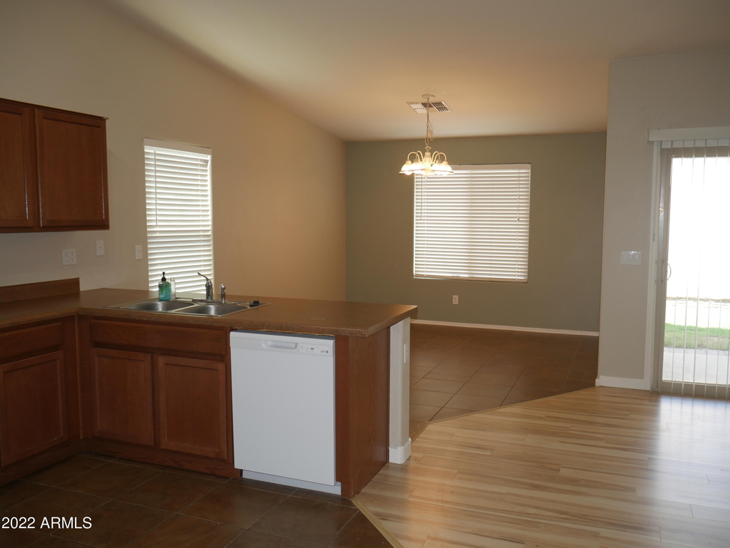 2190 E Mohave Lane - Photo 3