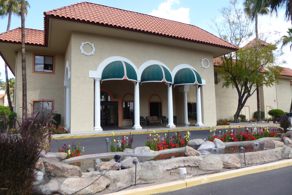 10330 W Thunderbird Boulevard - Photo 16