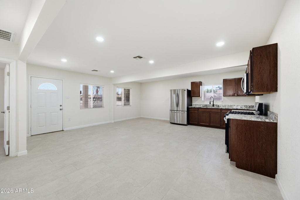 6644 S 6th Avenue - Photo 3