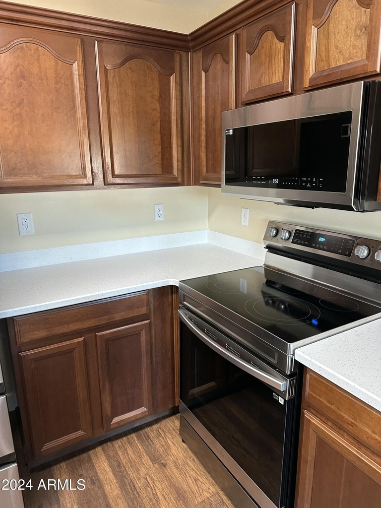 1553 S 231st Lane - Photo 12