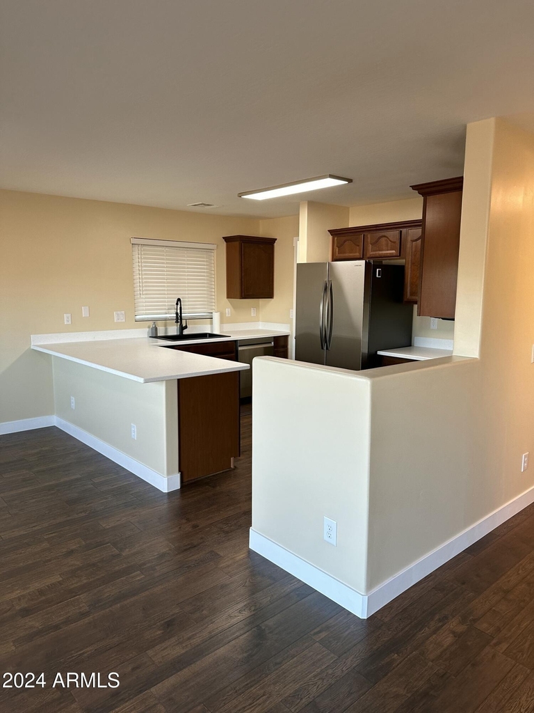 1553 S 231st Lane - Photo 9