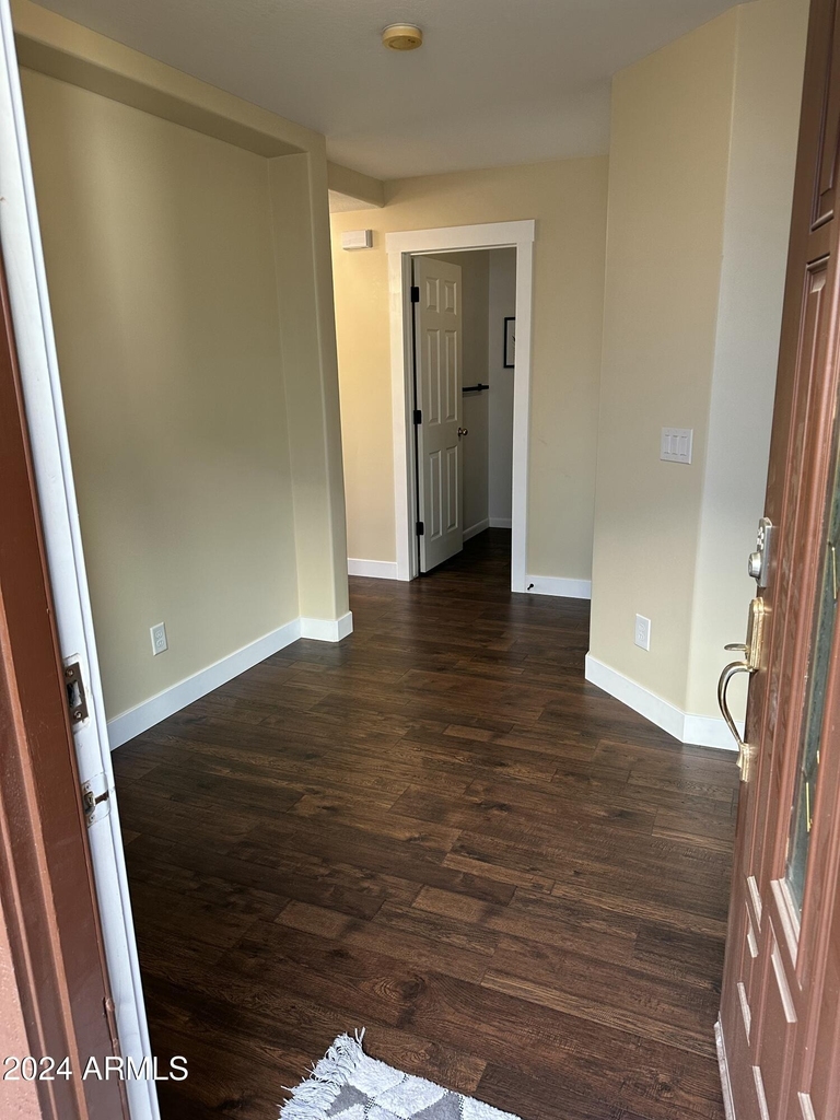 1553 S 231st Lane - Photo 6