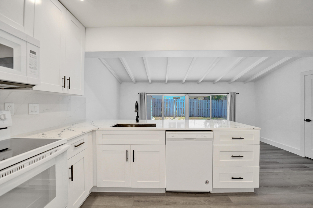 1738 Ne 52nd Street - Photo 10