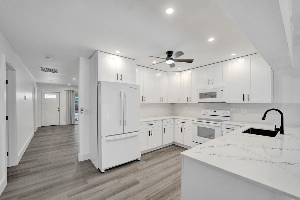 1738 Ne 52nd Street - Photo 13