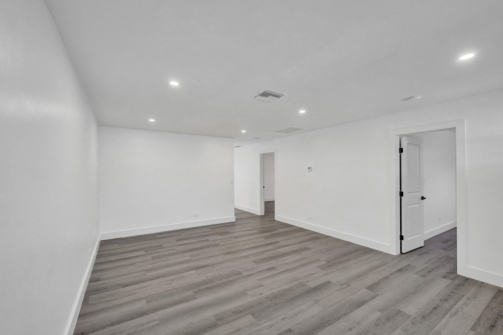 1738 Ne 52nd Street - Photo 5