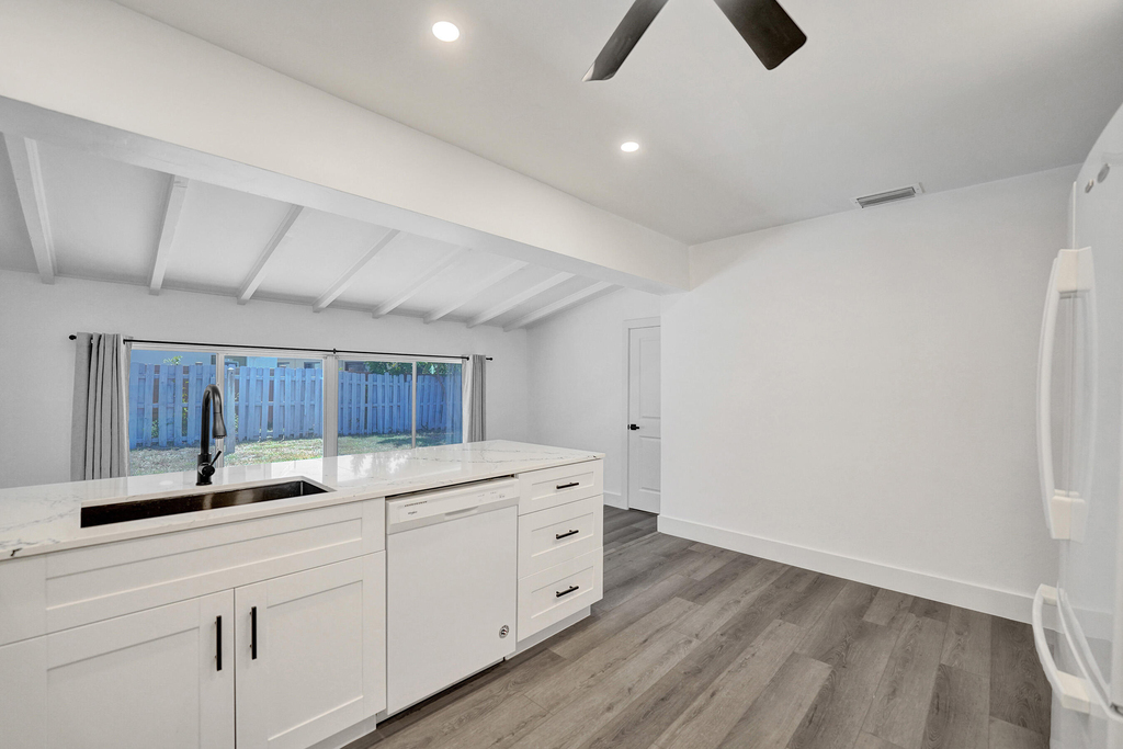 1738 Ne 52nd Street - Photo 11