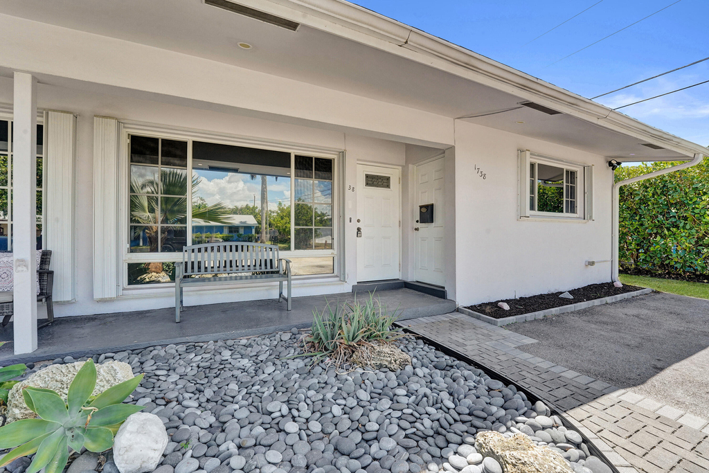 1738 Ne 52nd Street - Photo 2