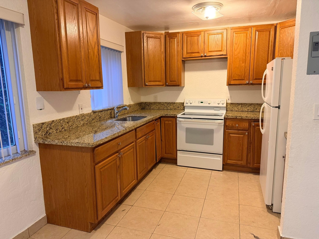 5271 Sw 90th Way - Photo 1