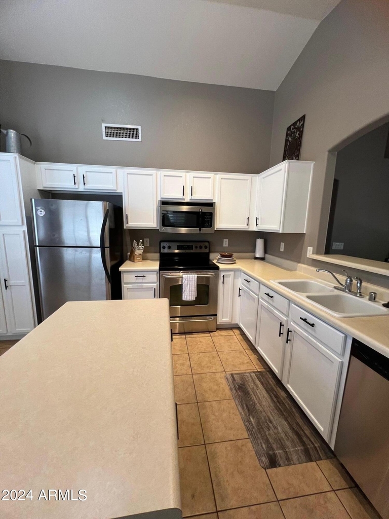 13314 W Mauna Loa Lane - Photo 5