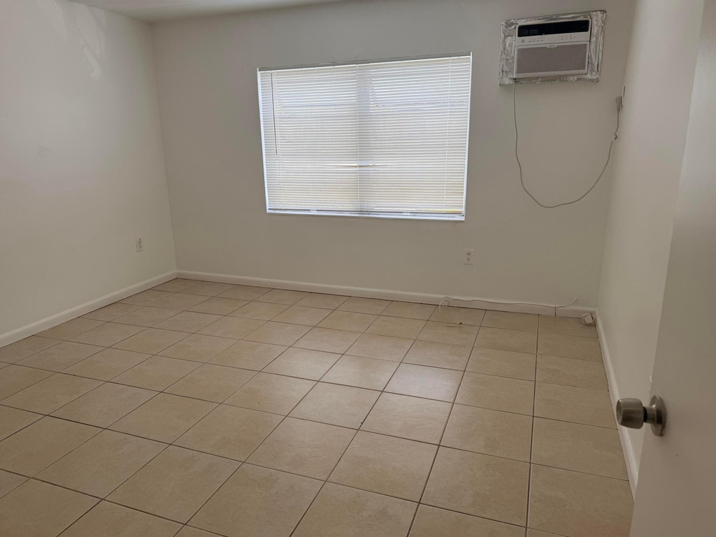 2285 Ne 172nd Street - Photo 8