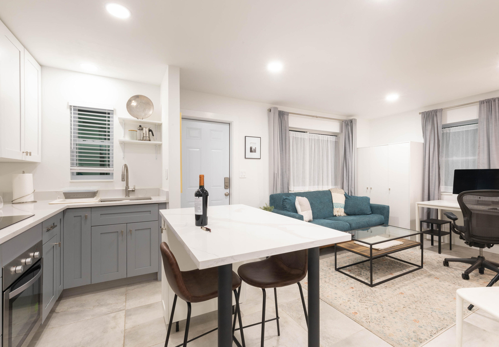 1826 Jefferson Street - Photo 2