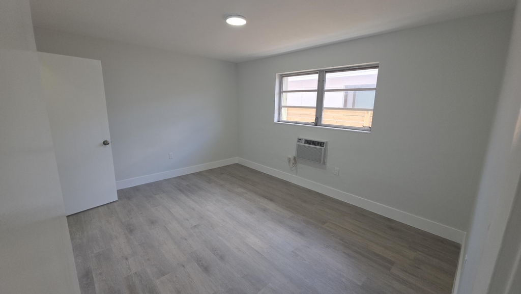 7612 Pembroke Road - Photo 8