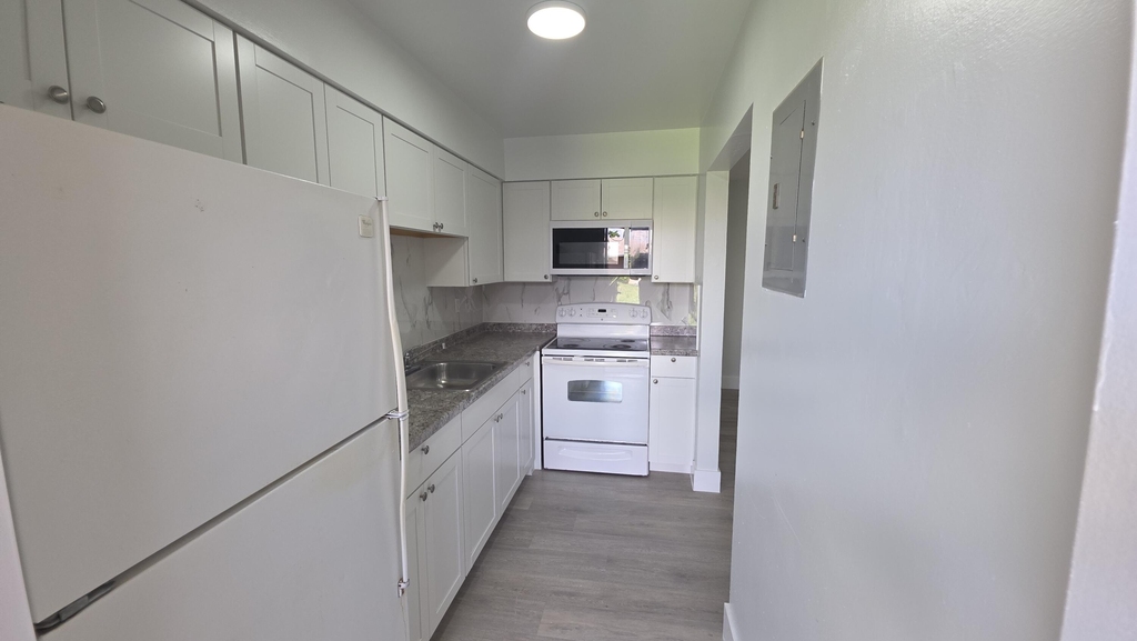 7612 Pembroke Road - Photo 4