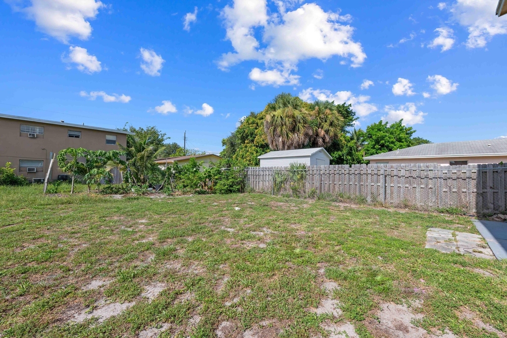 1521 W 21st Street - Photo 7