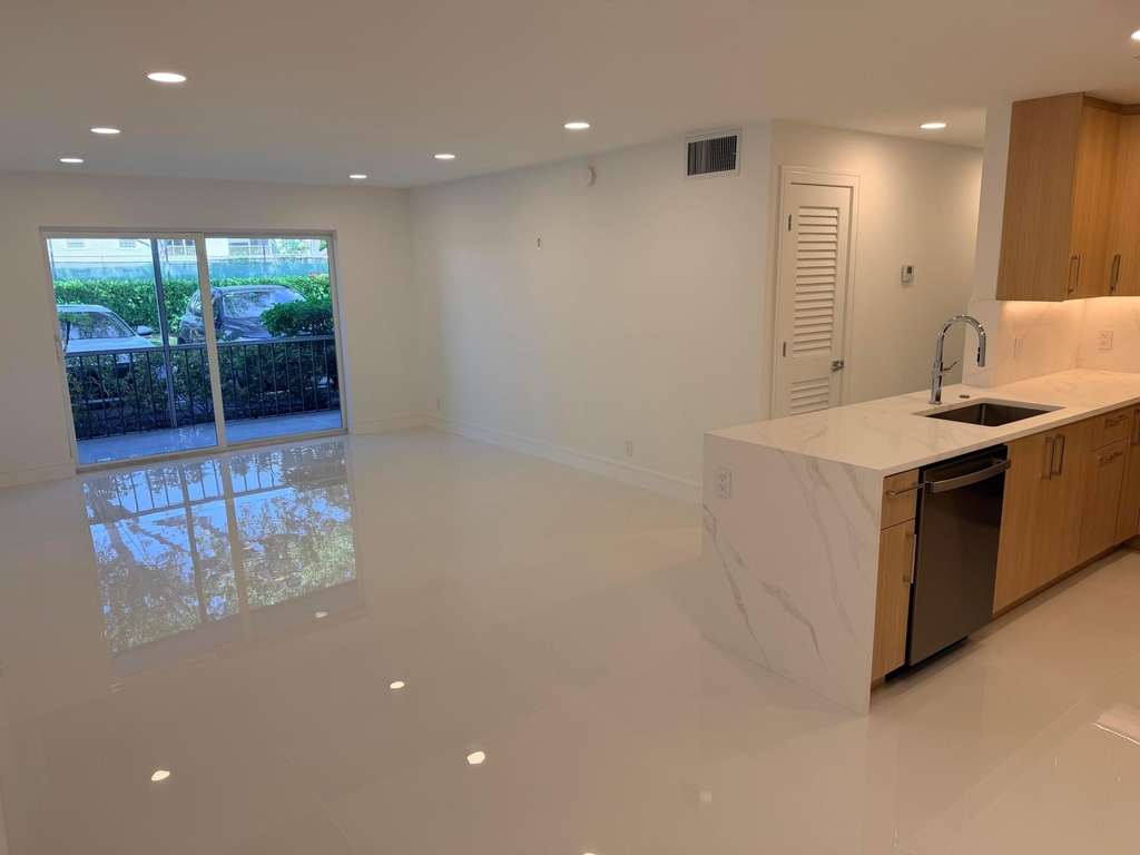 6439 Bay Club Drive - Photo 2