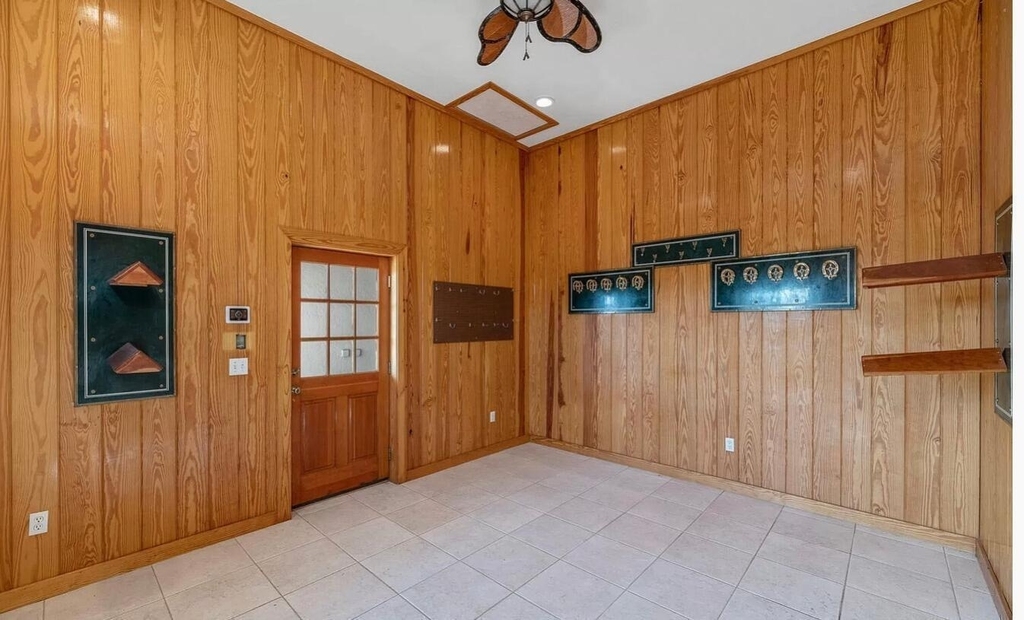 4591 South Road - Photo 18