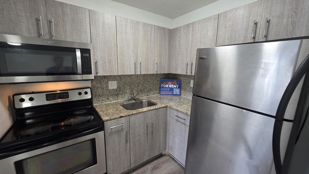 2843 Fillmore Street - Photo 10