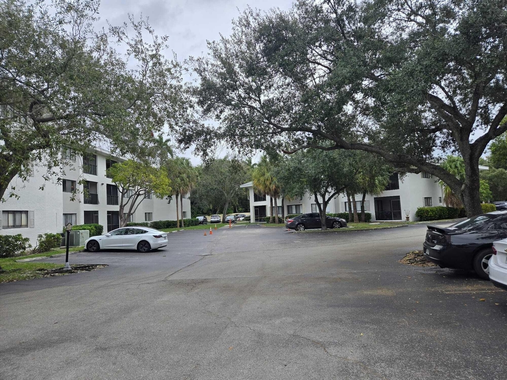 2445 Sw 18th Terrace - Photo 4