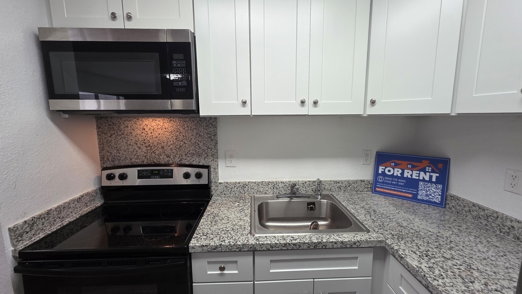 2843 Fillmore Street - Photo 9