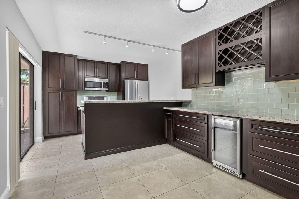 846 Blue Ridge Circle - Photo 0