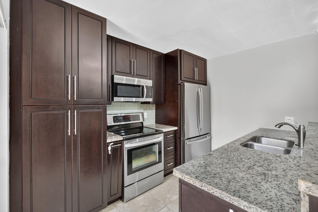846 Blue Ridge Circle - Photo 2