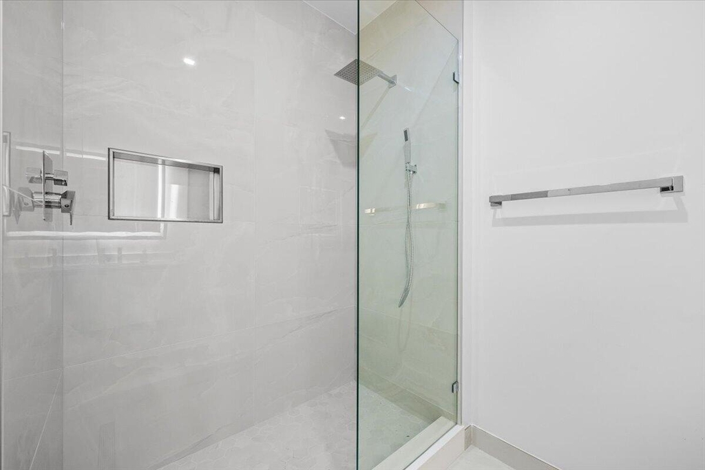 220 Lake Shore Drive - Photo 21