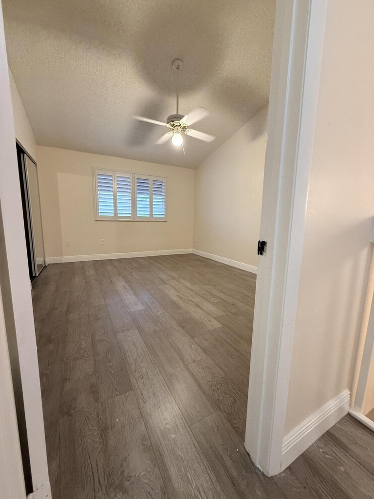 612 N University Drive - Photo 10