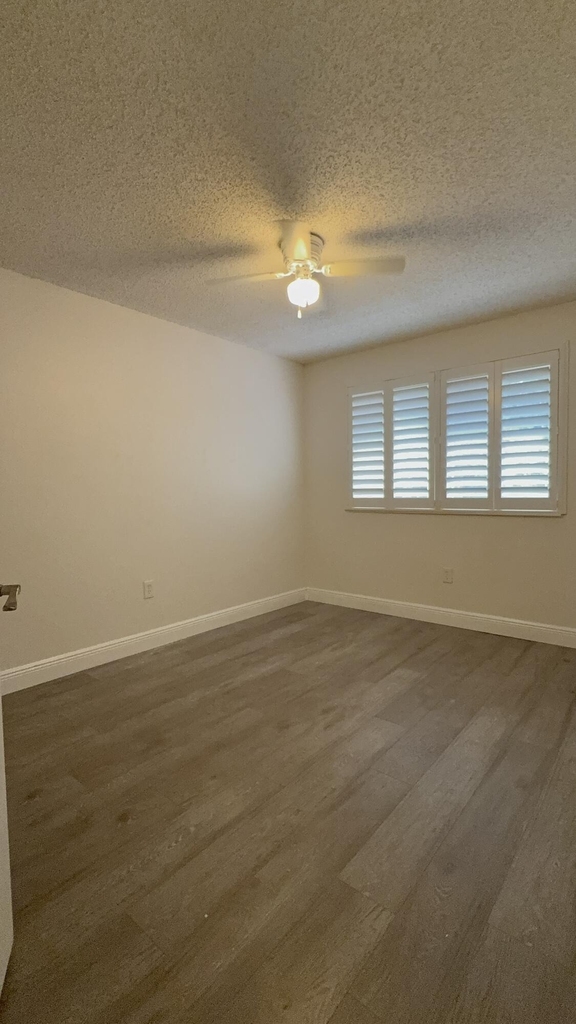 612 N University Drive - Photo 21