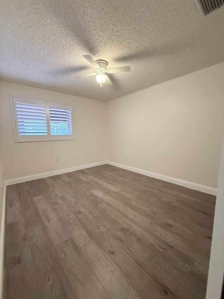 612 N University Drive - Photo 23