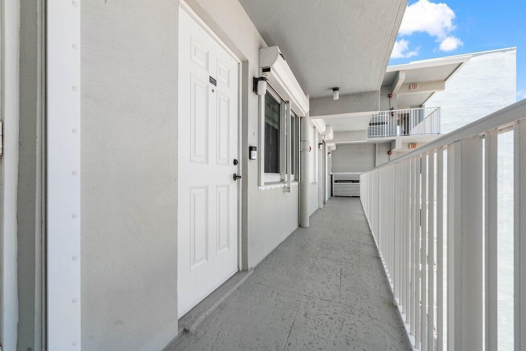 629 Se 19th Avenue - Photo 25