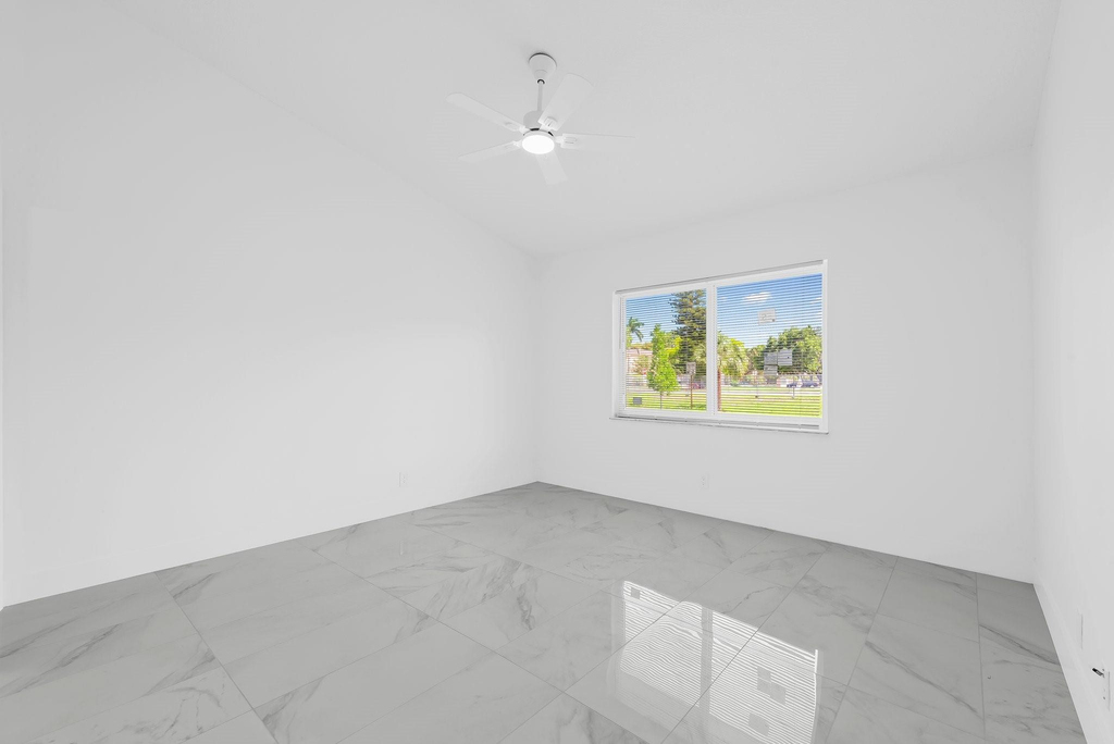 8580 Nw 32nd Street - Photo 10