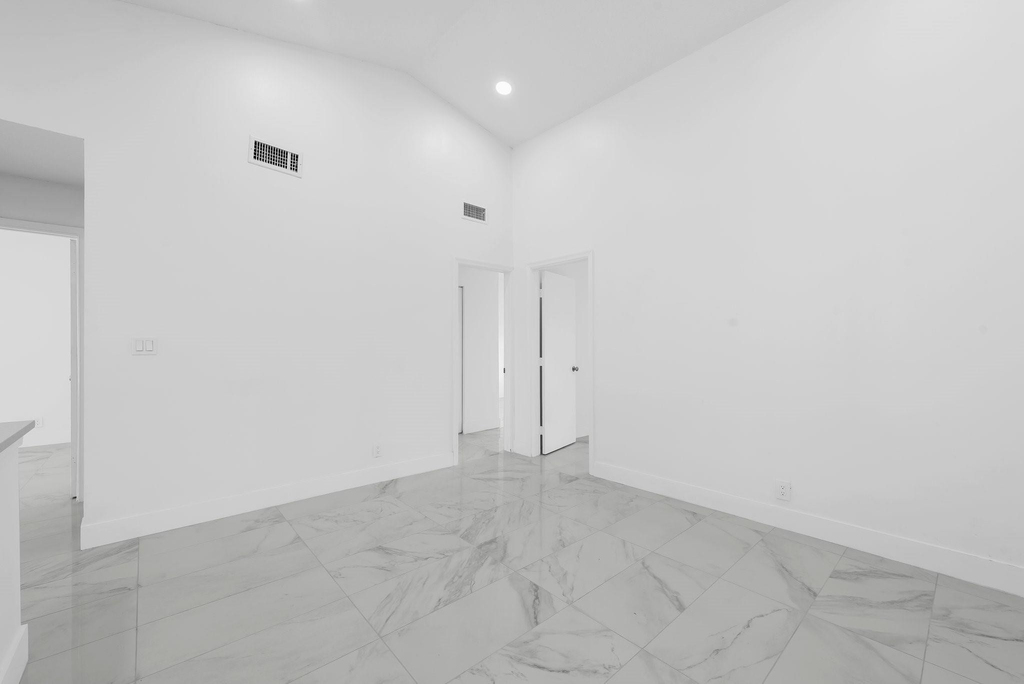 8580 Nw 32nd Street - Photo 8