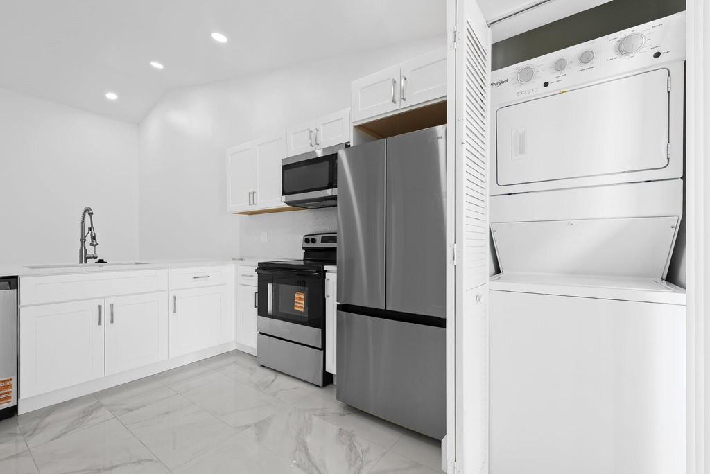 8580 Nw 32nd Street - Photo 5