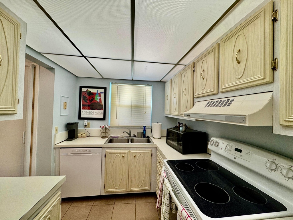 1100 Ponce De Leon Circle - Photo 21
