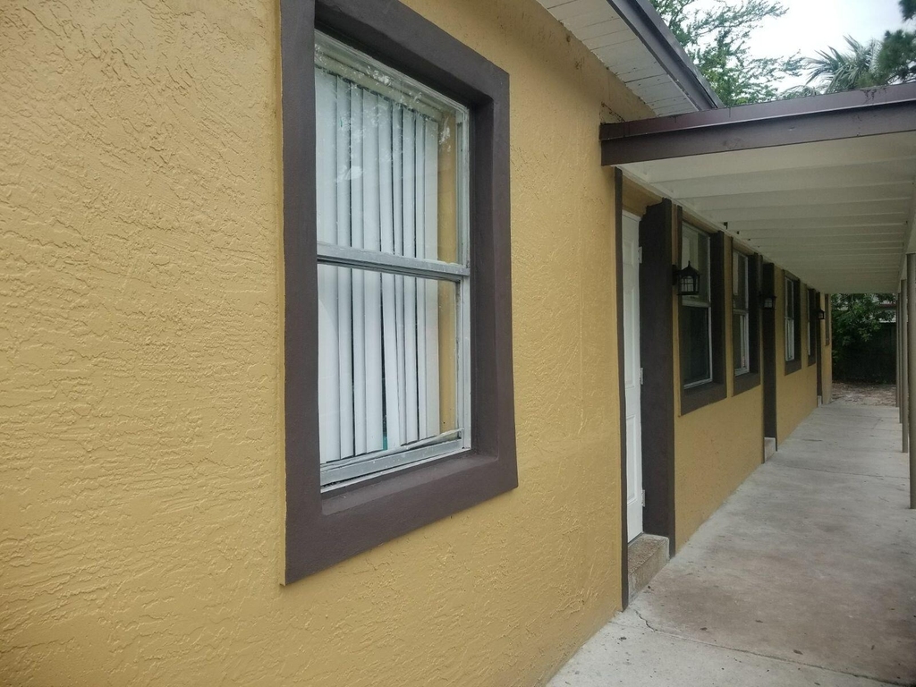 418 Nw 13th Avenue - Photo 1