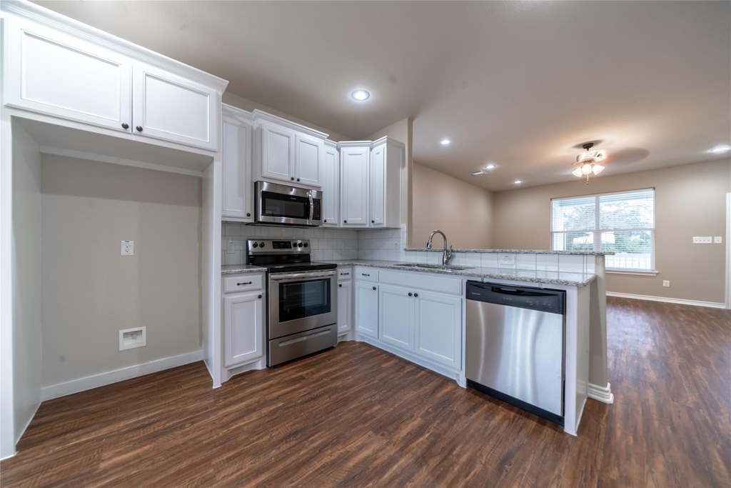 1030 W Gandy - Photo 6