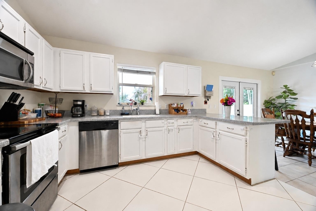 1755 Sw Castinet Lane - Photo 10
