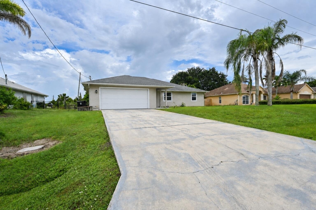 1755 Sw Castinet Lane - Photo 31