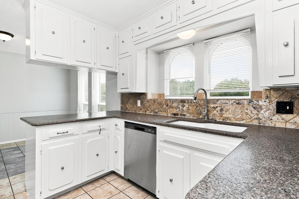 408 Cavender Court - Photo 3